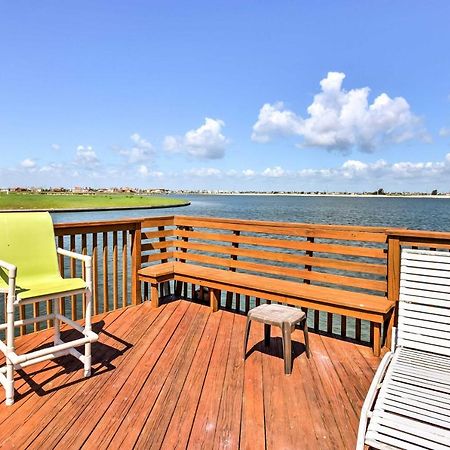 Waterfront Corpus Christi Townhome With Pool And Dock! Exterior photo