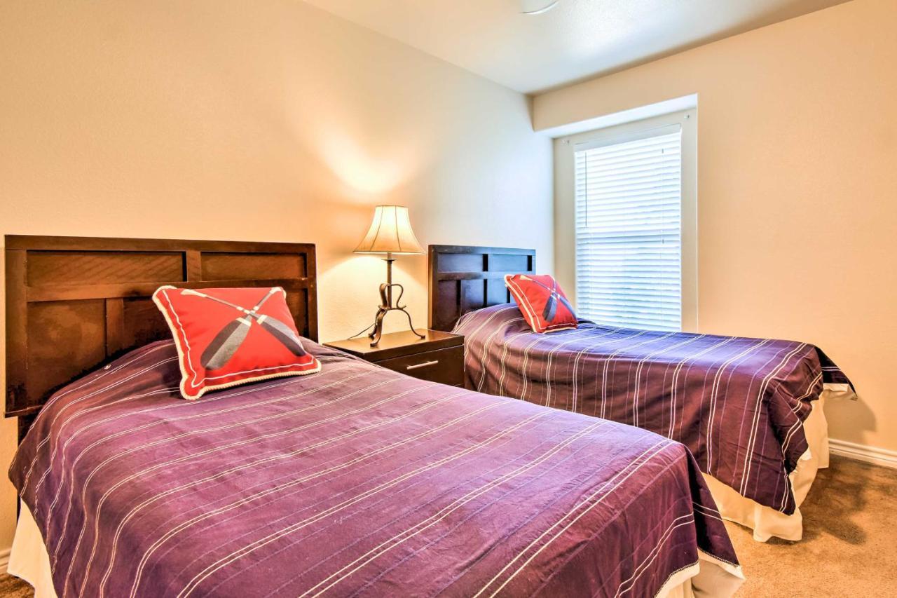 Waterfront Corpus Christi Townhome With Pool And Dock! Exterior photo