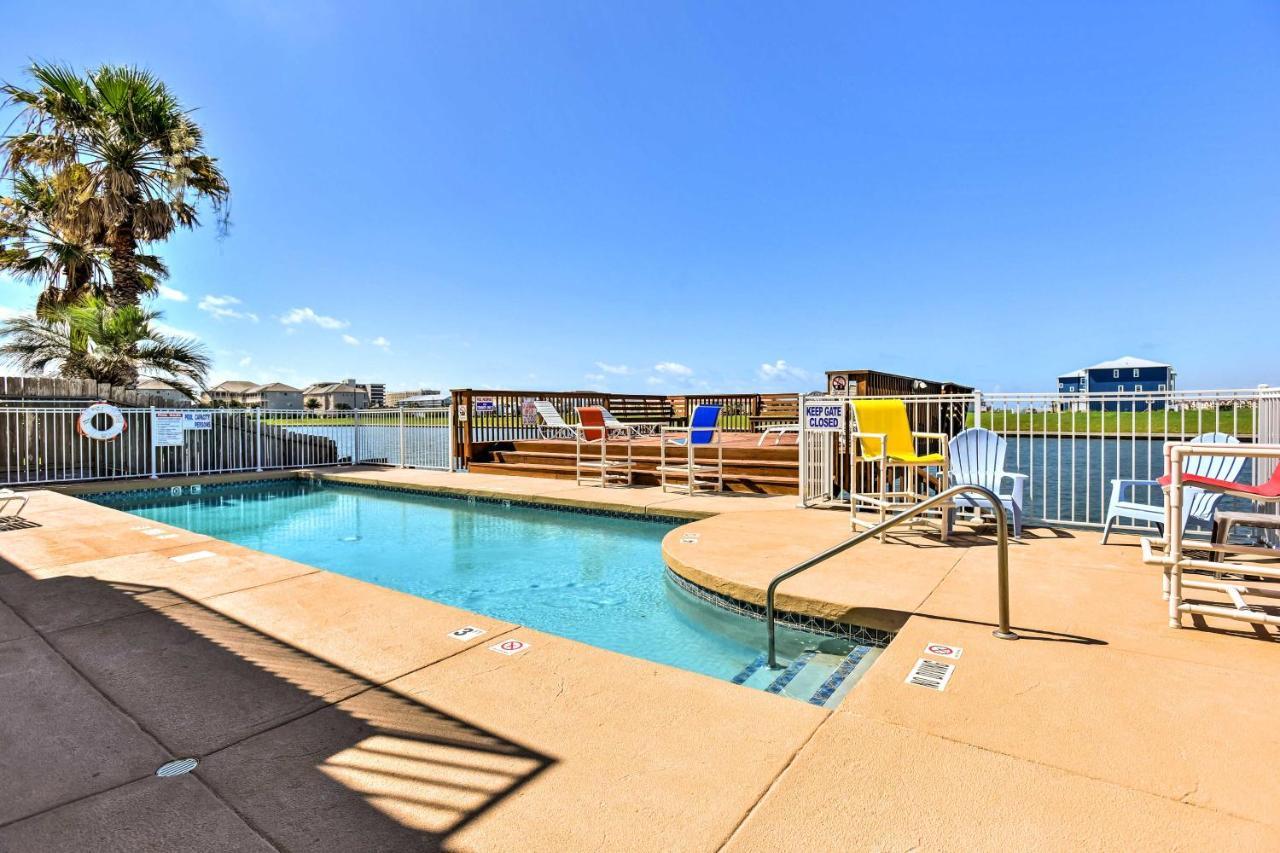 Waterfront Corpus Christi Townhome With Pool And Dock! Exterior photo