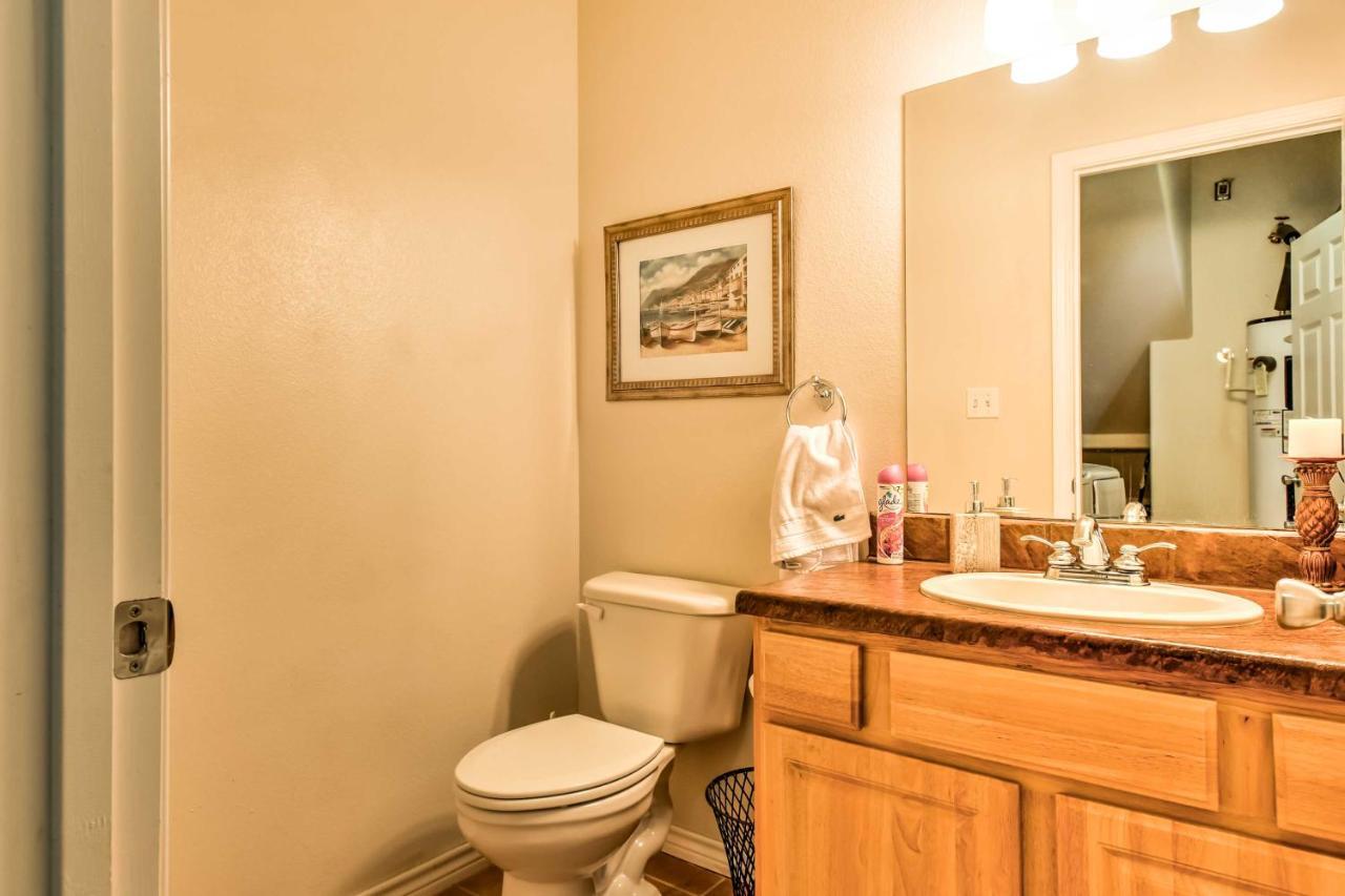 Waterfront Corpus Christi Townhome With Pool And Dock! Exterior photo